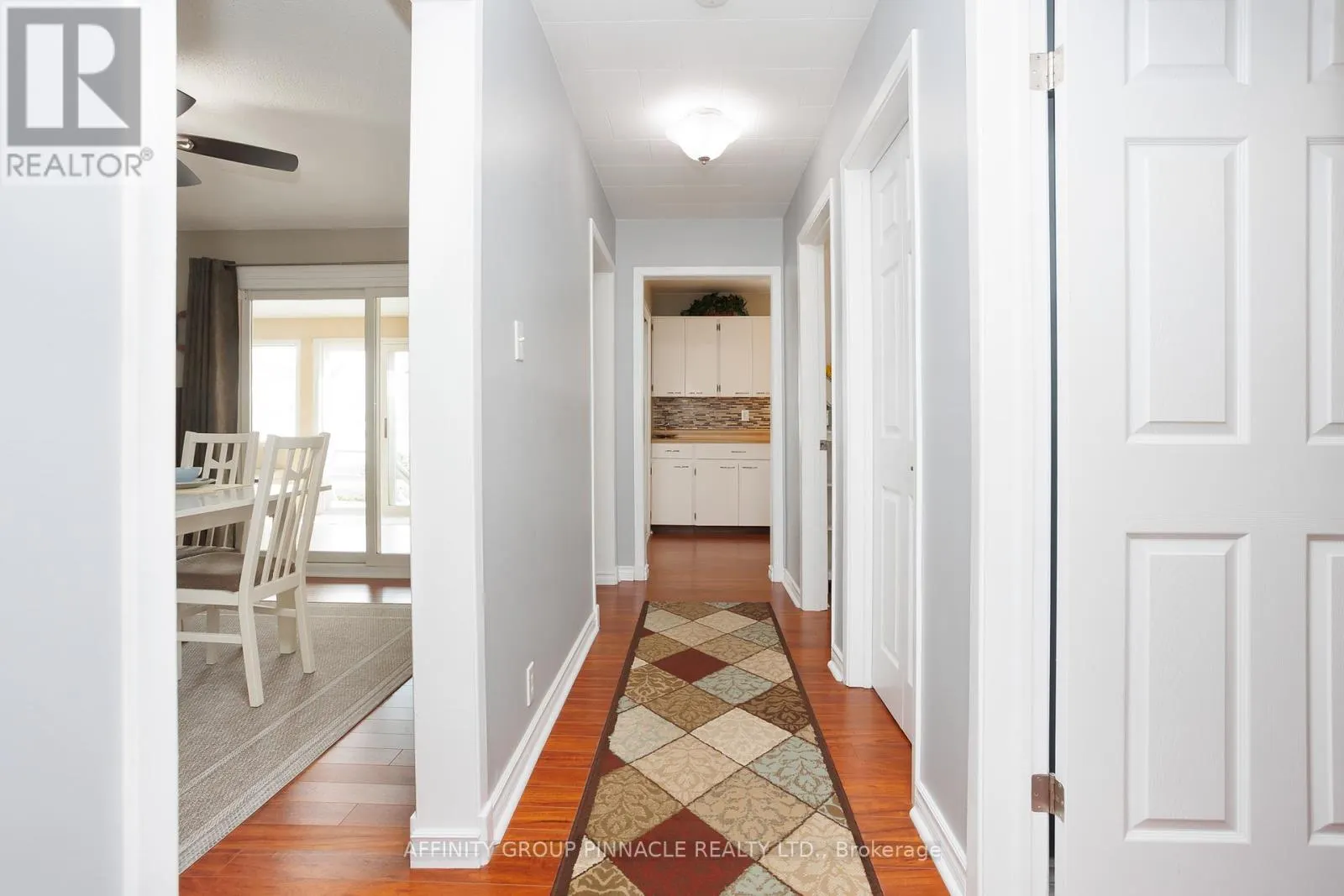 11 LAKEVIEW CRESCENT