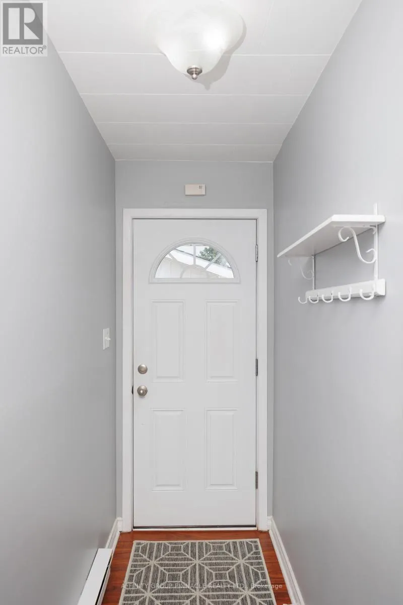 11 LAKEVIEW CRESCENT