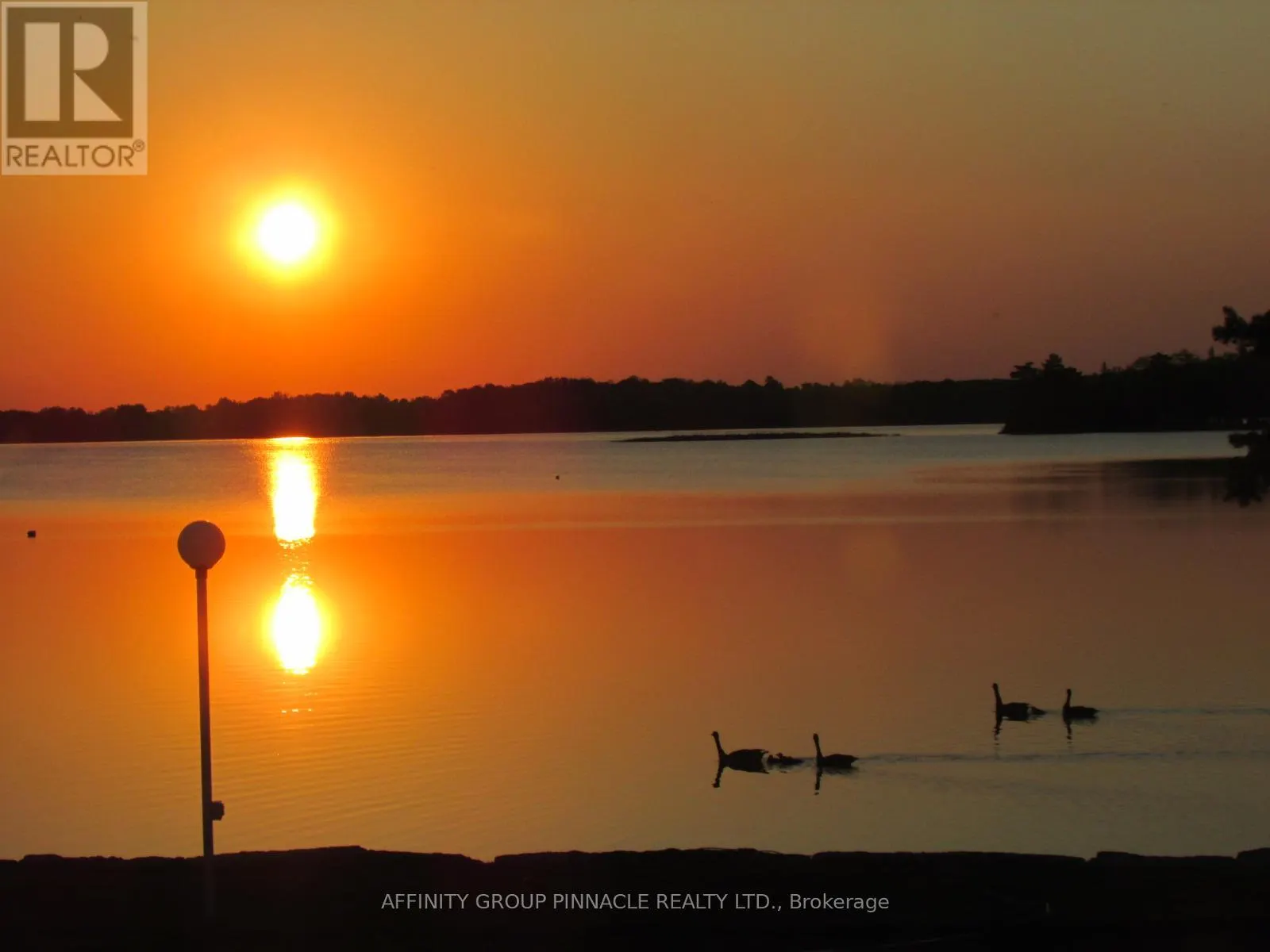 11 LAKEVIEW CRESCENT