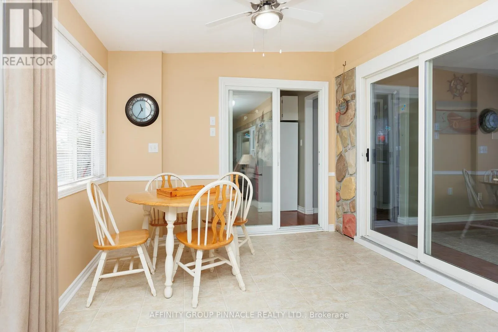 11 LAKEVIEW CRESCENT