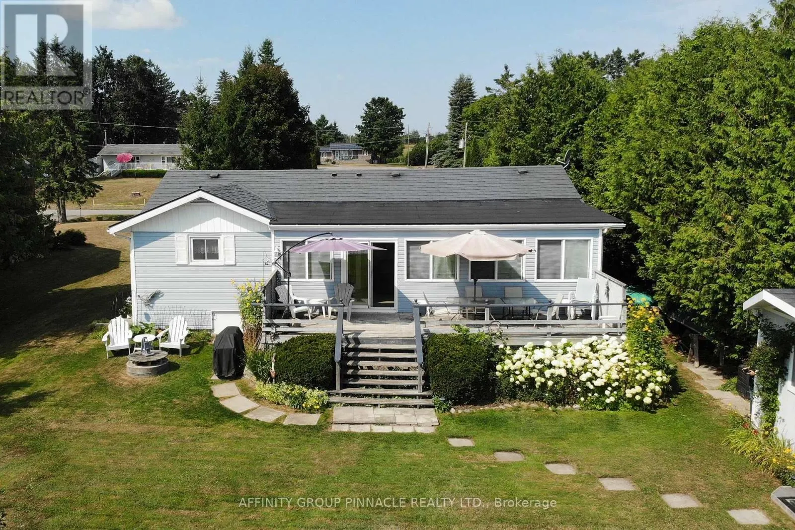 11 LAKEVIEW CRESCENT