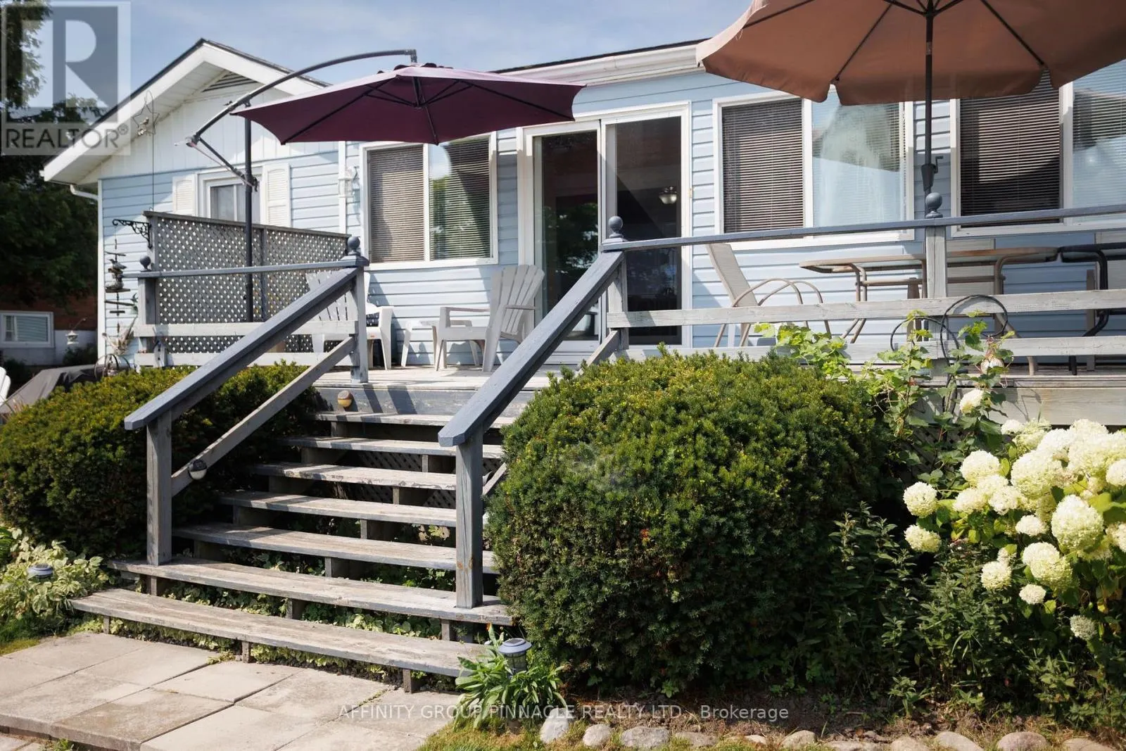 11 LAKEVIEW CRESCENT