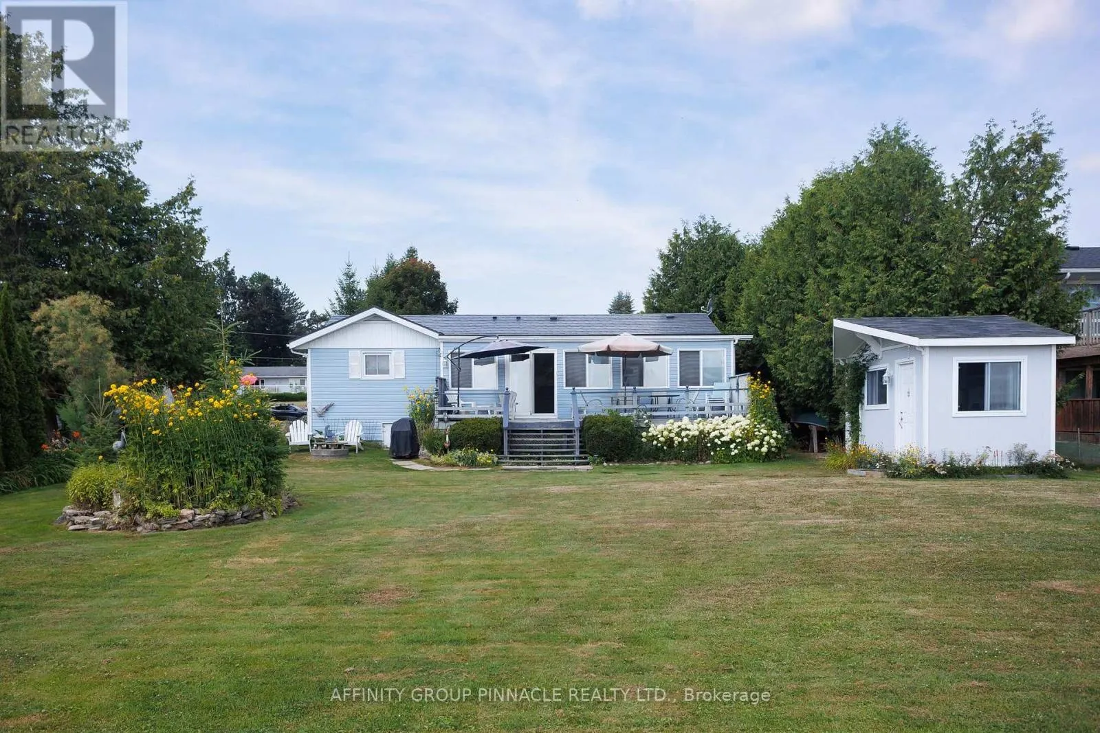 11 LAKEVIEW CRESCENT