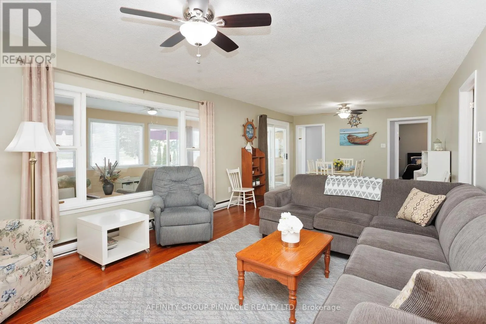 11 LAKEVIEW CRESCENT