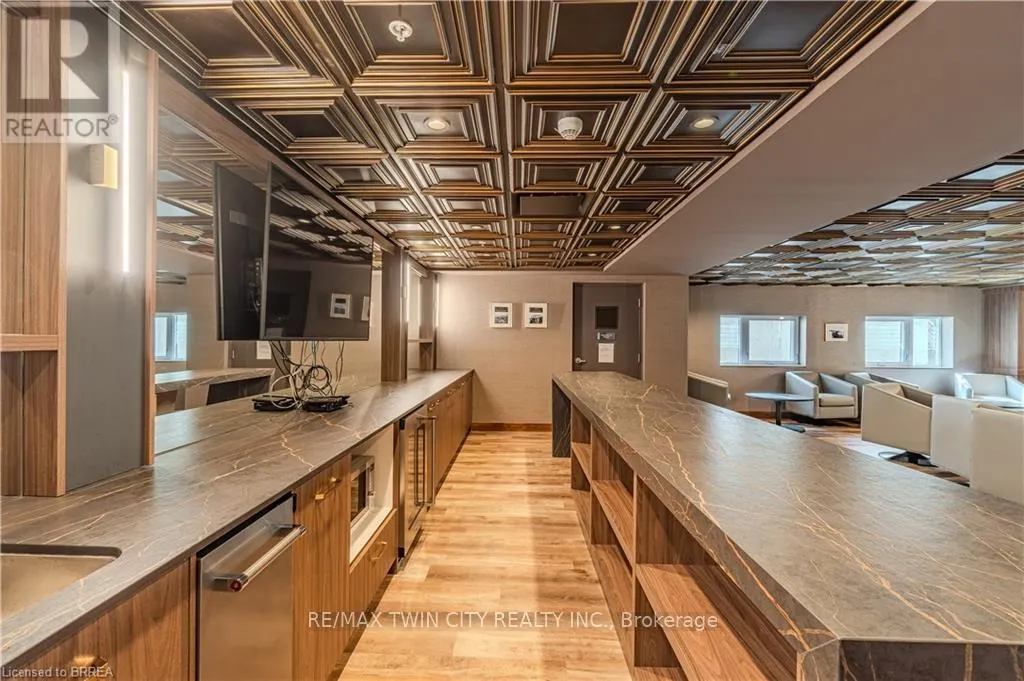 404 - 34 NORMAN STREET