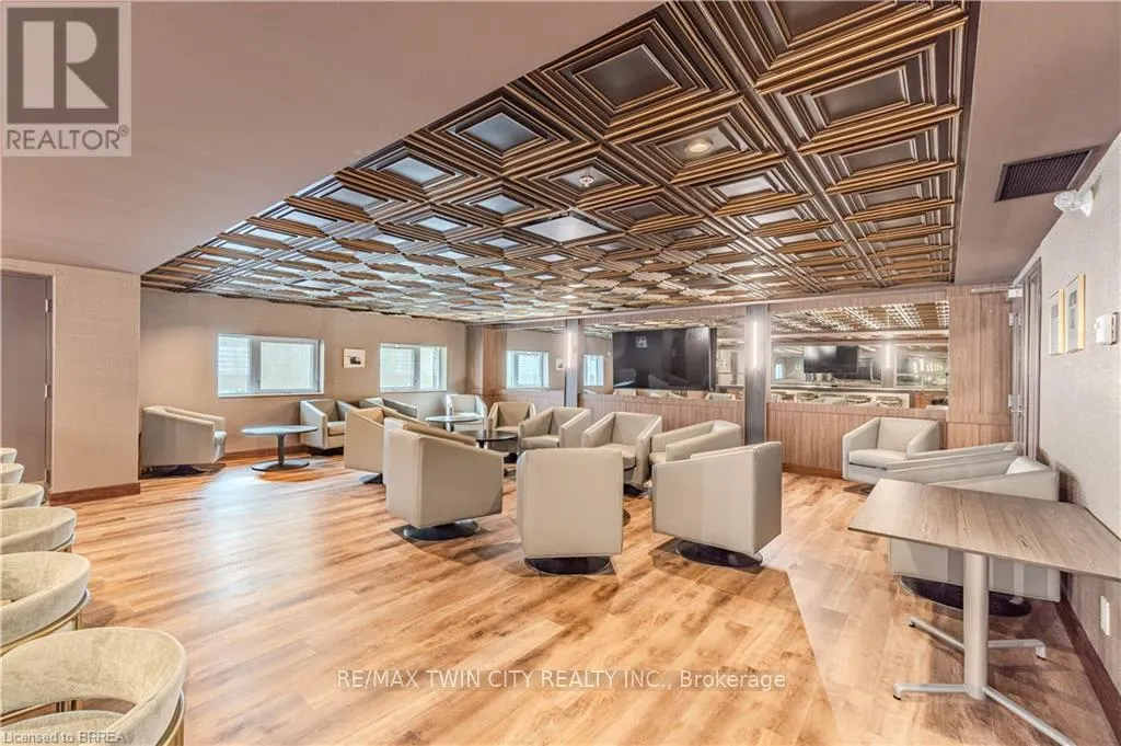 404 - 34 NORMAN STREET