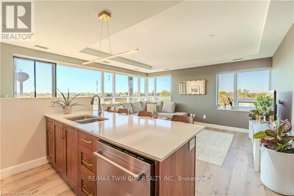 404 - 34 NORMAN STREET