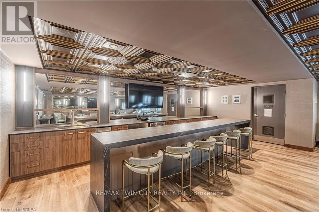 404 - 34 NORMAN STREET