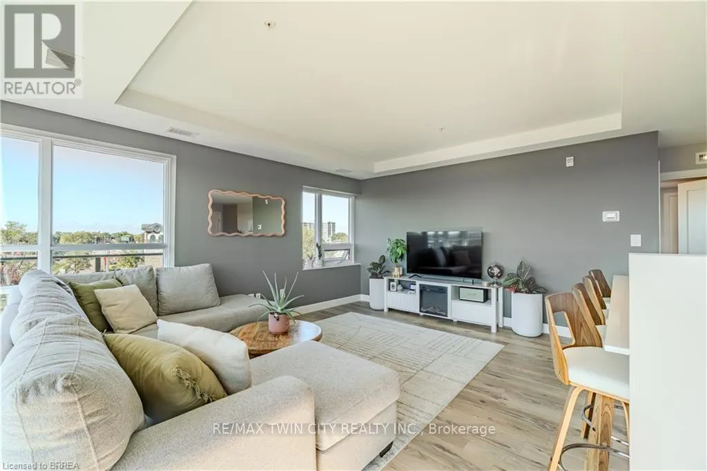 404 - 34 NORMAN STREET