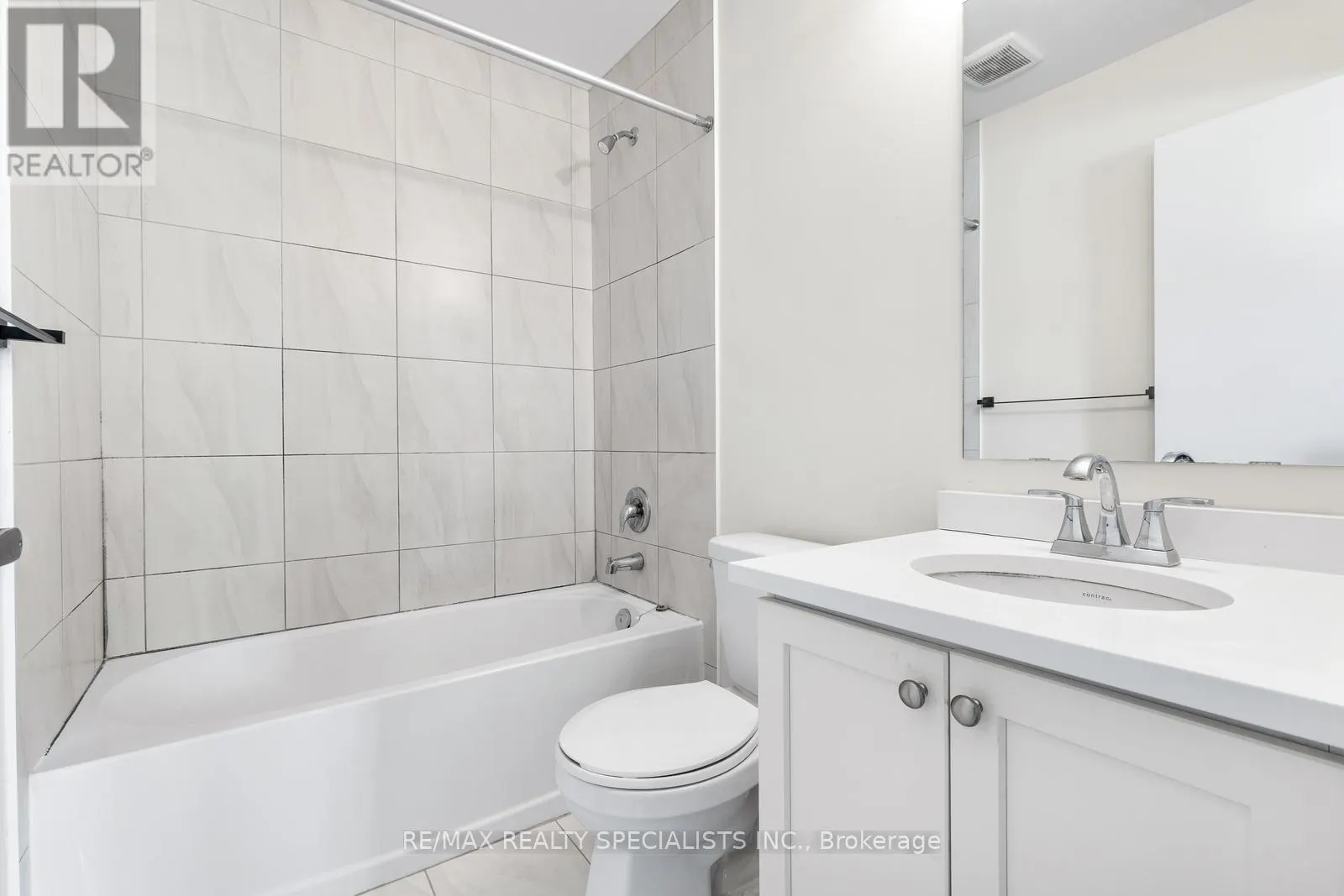 135 - 590 NORTH SERVICE ROAD