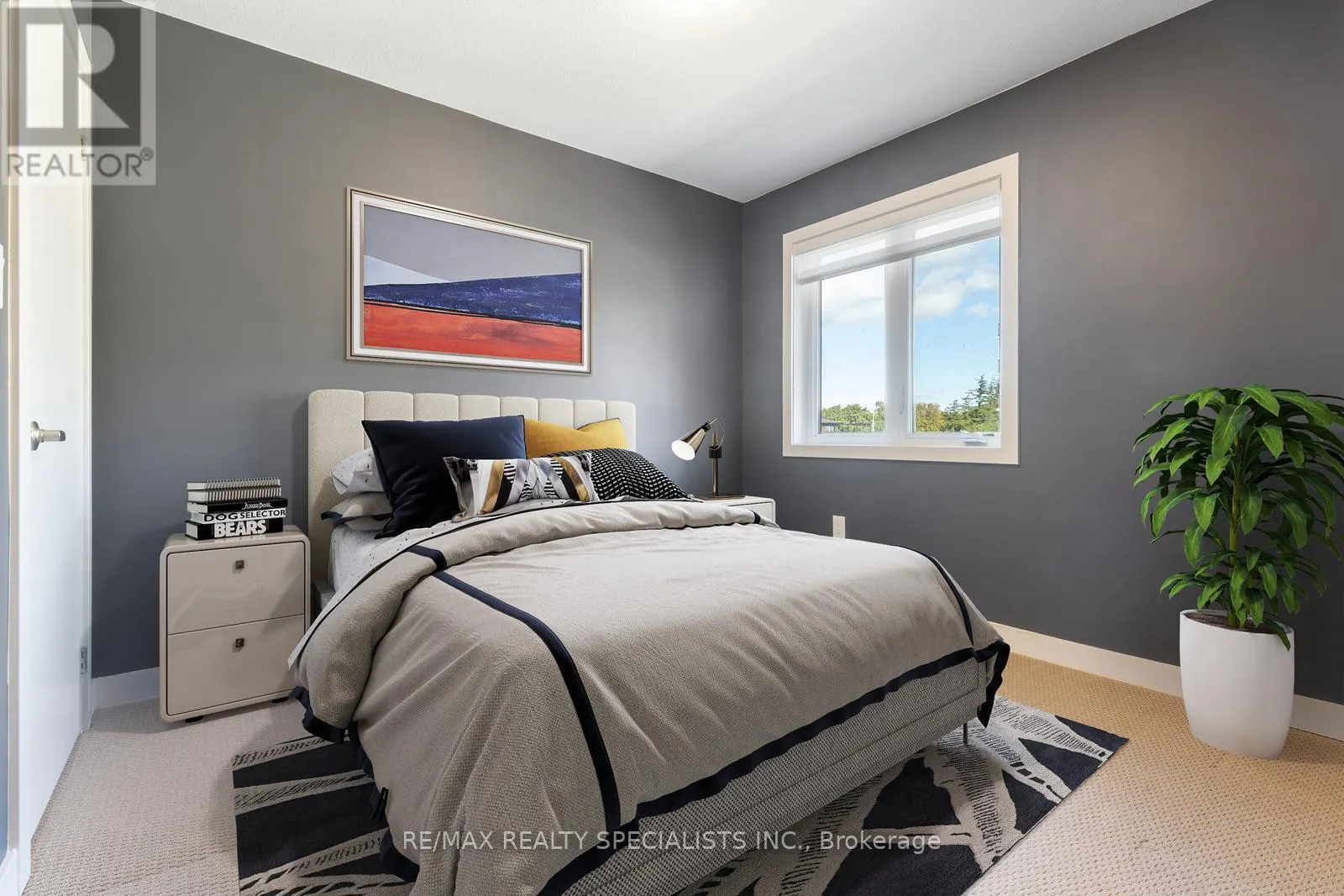 135 - 590 NORTH SERVICE ROAD