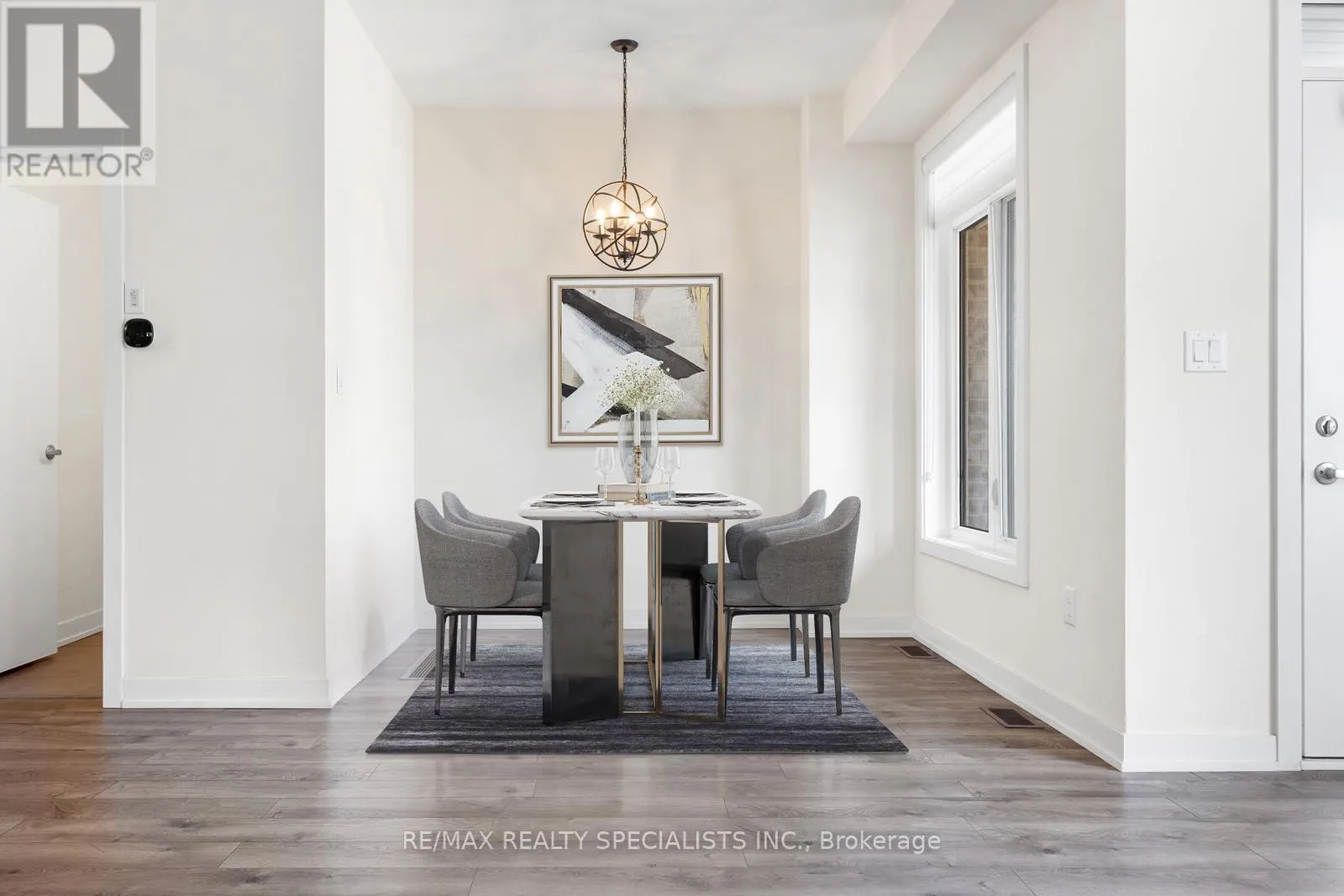 135 - 590 NORTH SERVICE ROAD