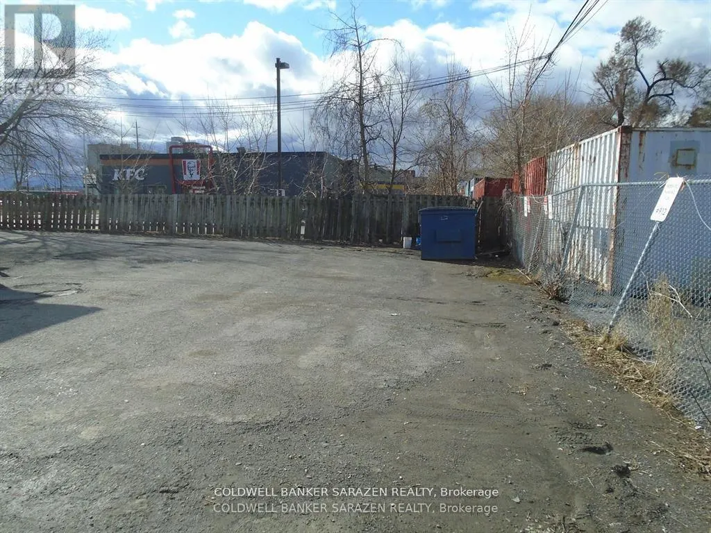 908-912 ST. LAURENT BOULEVARD N