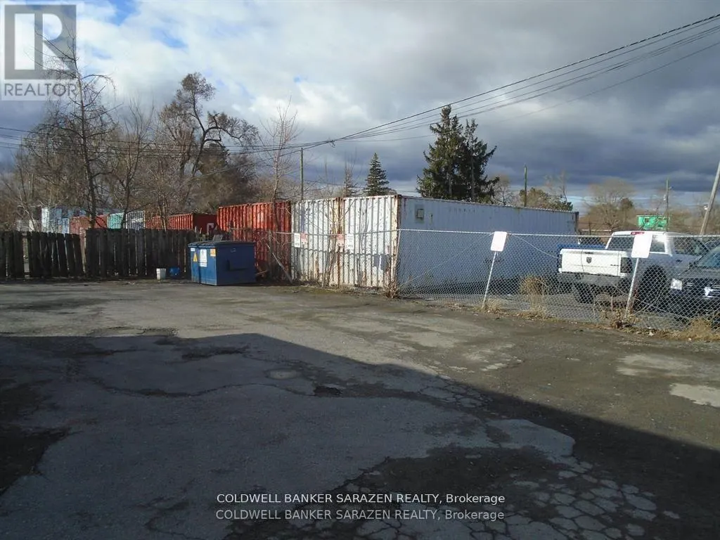 908-912 ST. LAURENT BOULEVARD N