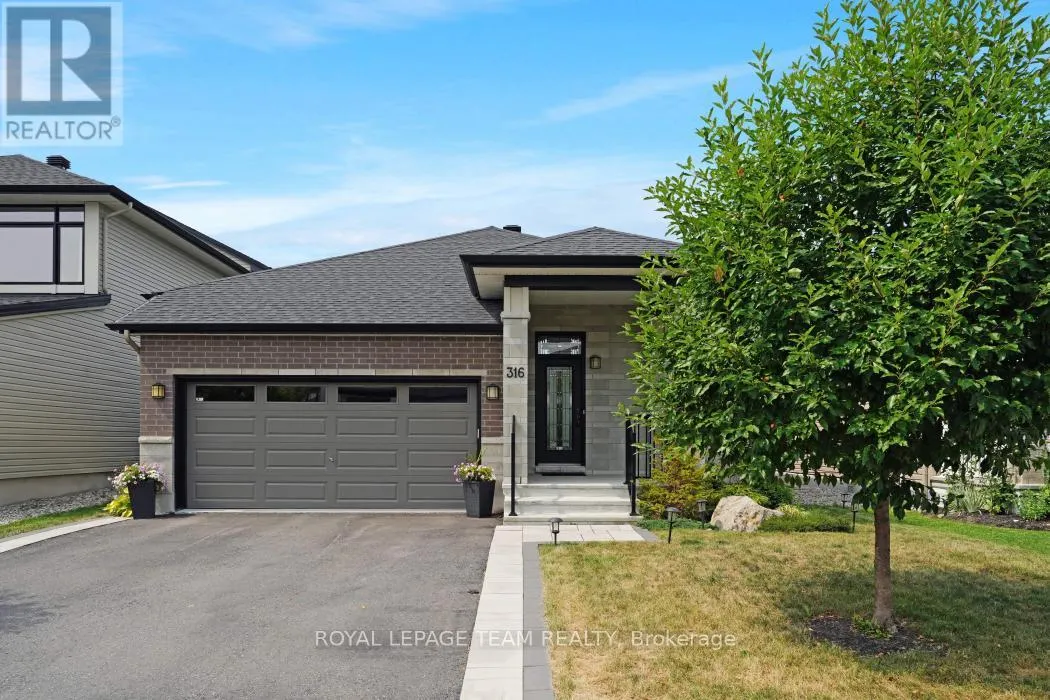 316 SERENADE CRESCENT W