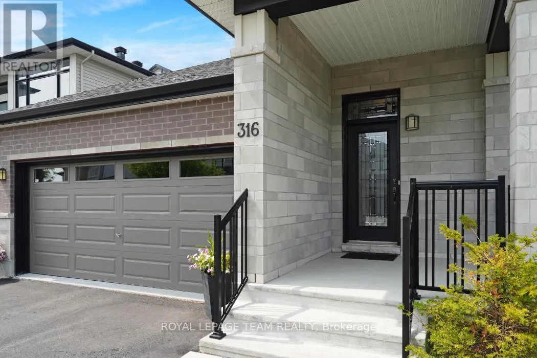 316 SERENADE CRESCENT W