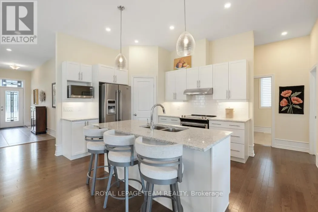 316 SERENADE CRESCENT W