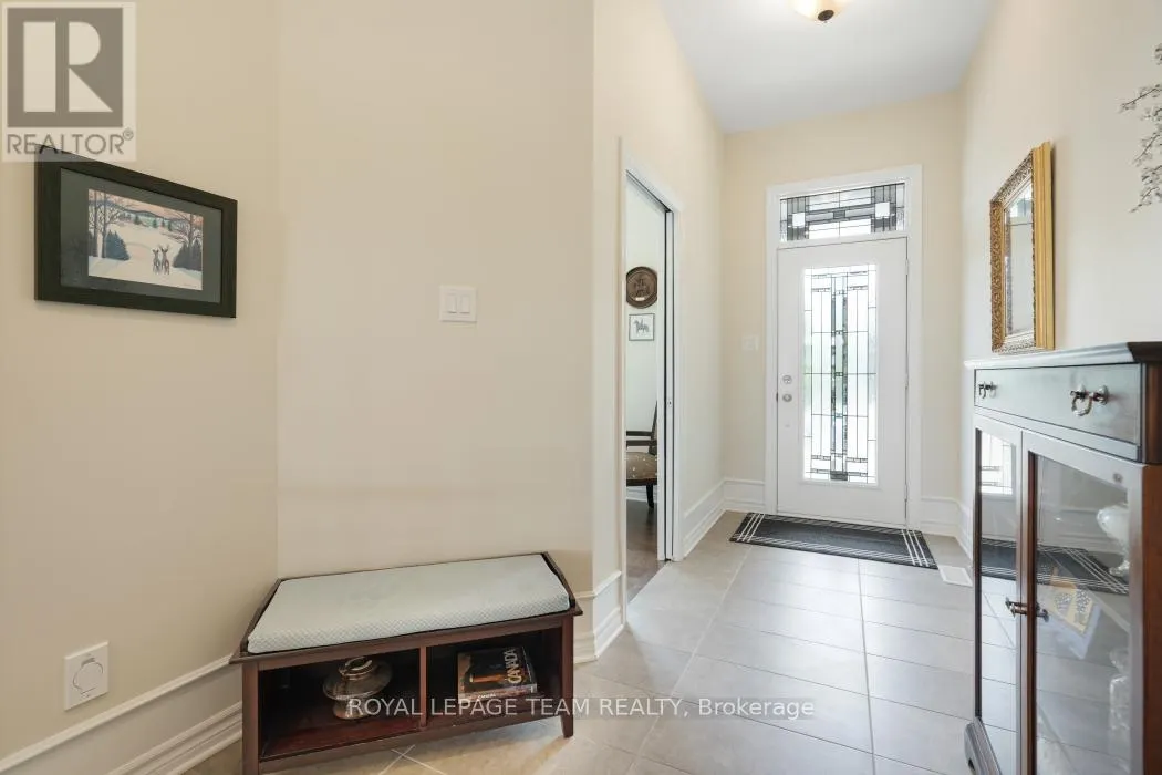 316 SERENADE CRESCENT W