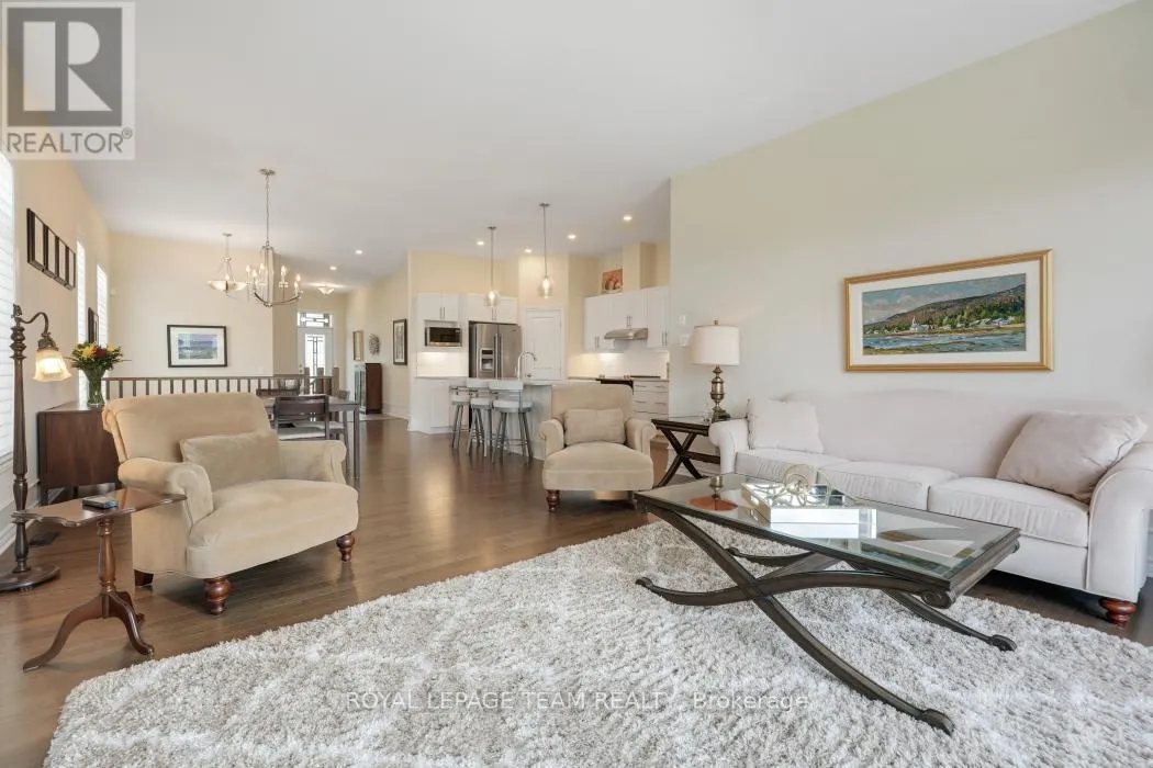 316 SERENADE CRESCENT W