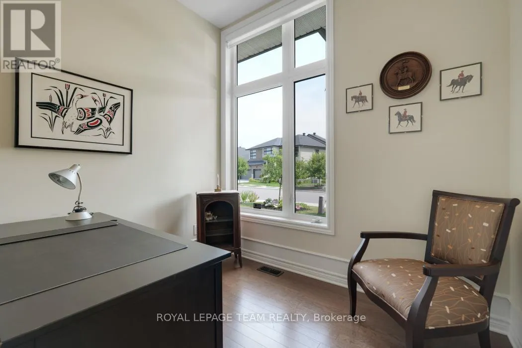 316 SERENADE CRESCENT W