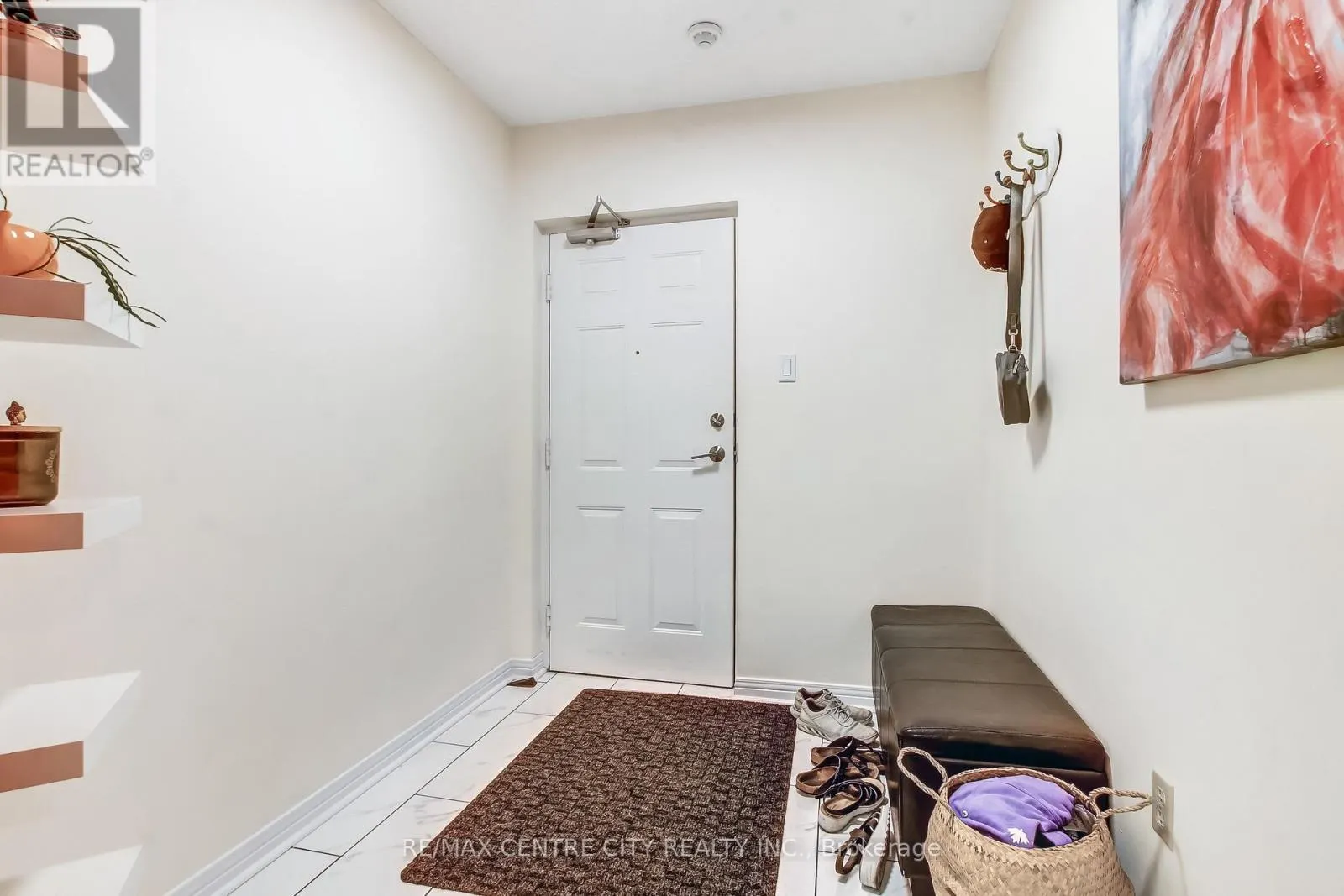 205 - 549 RIDOUT STREET N, #205