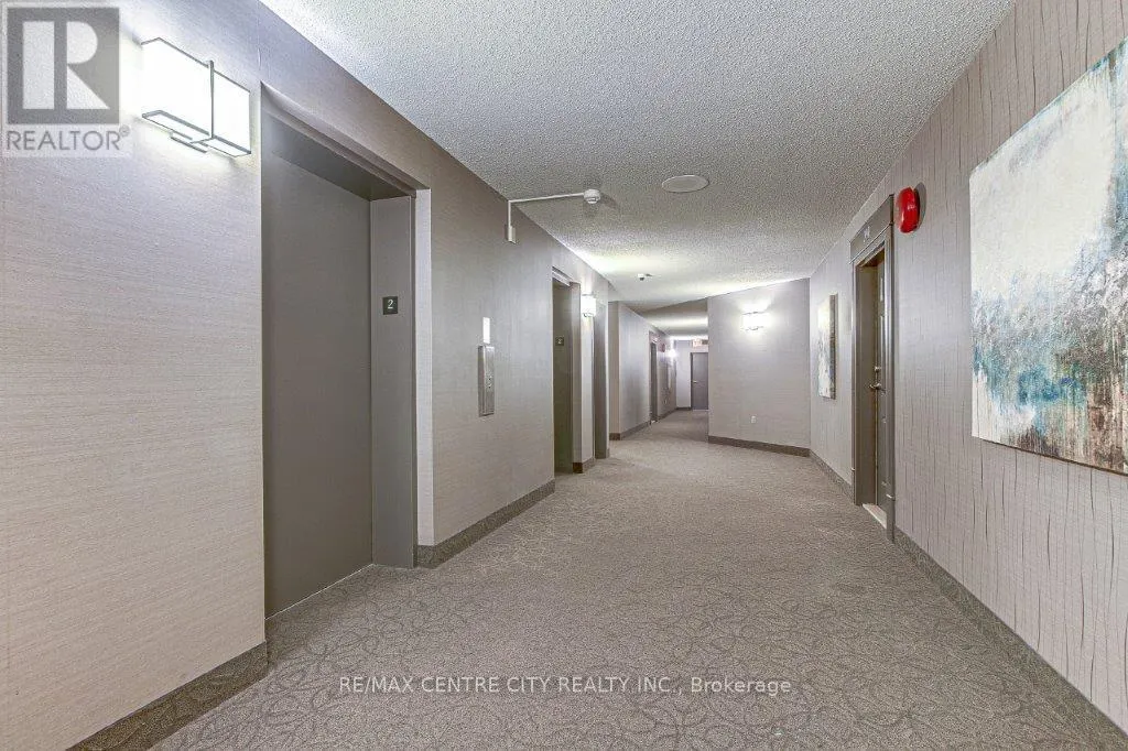 205 - 549 RIDOUT STREET N, #205