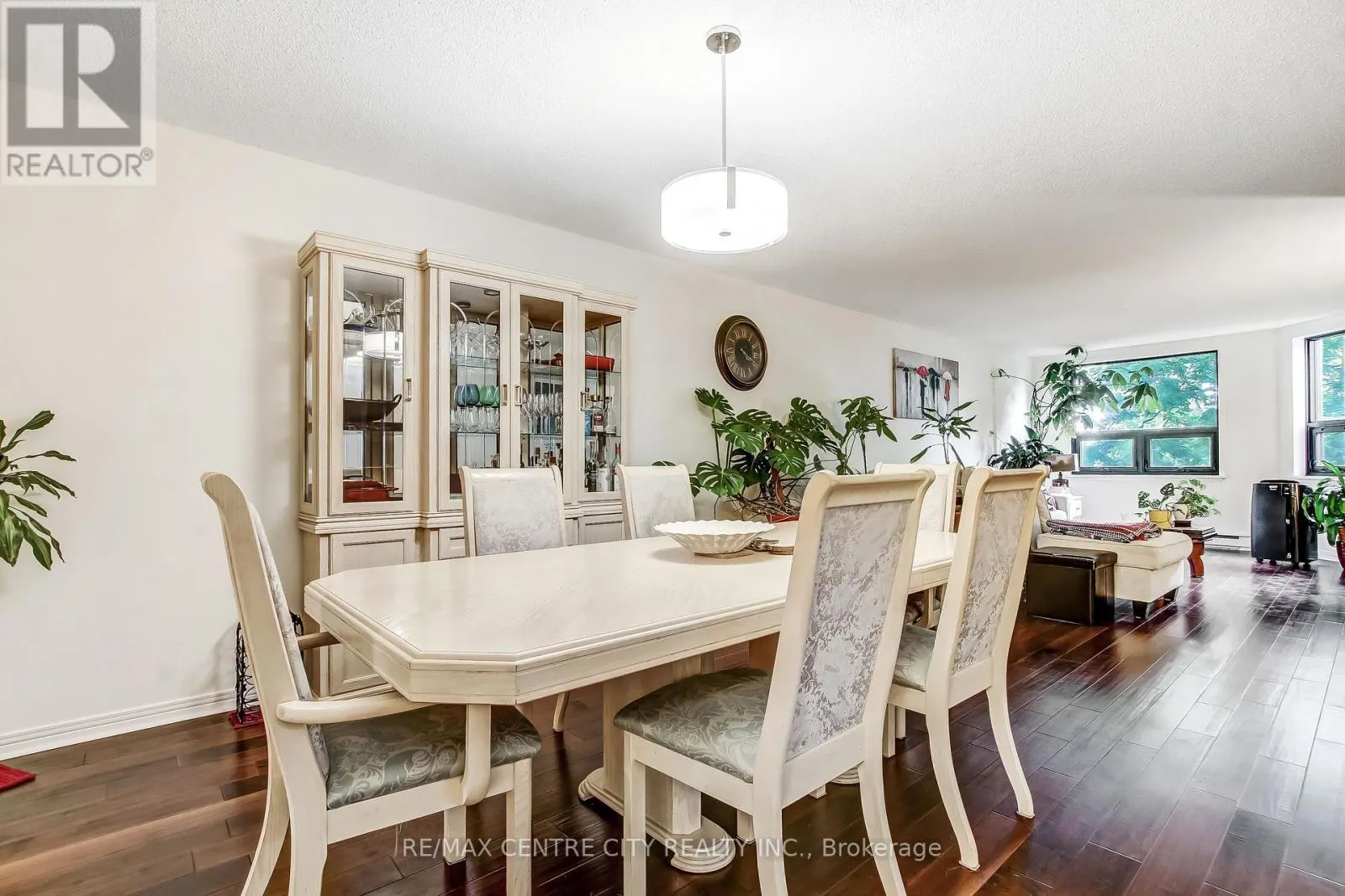 205 - 549 RIDOUT STREET N, #205