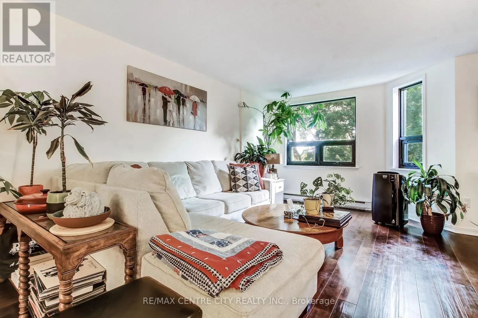 205 - 549 RIDOUT STREET N, #205