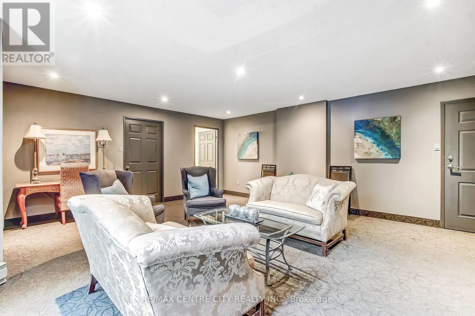 205 - 549 RIDOUT STREET N, #205