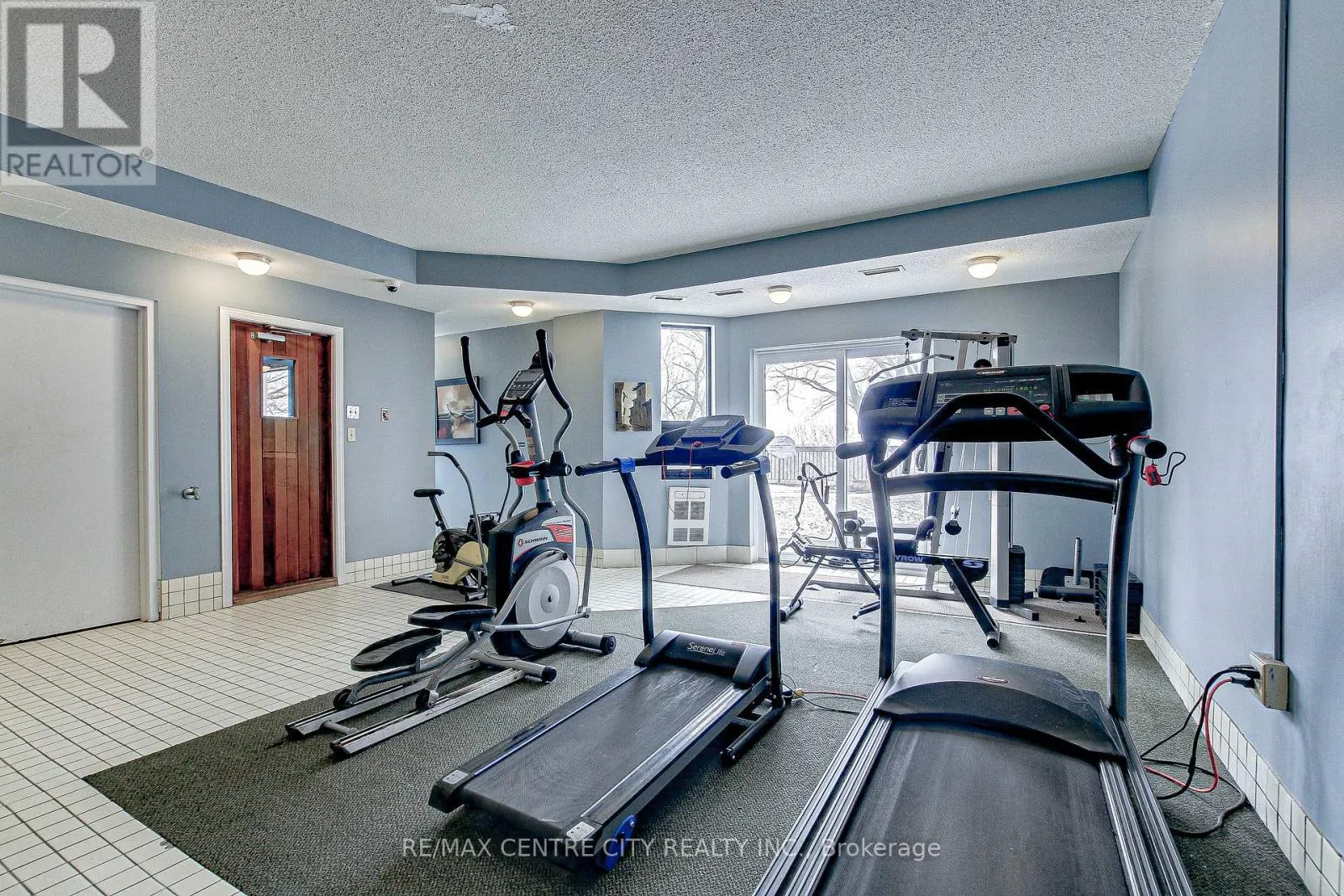 205 - 549 RIDOUT STREET N, #205