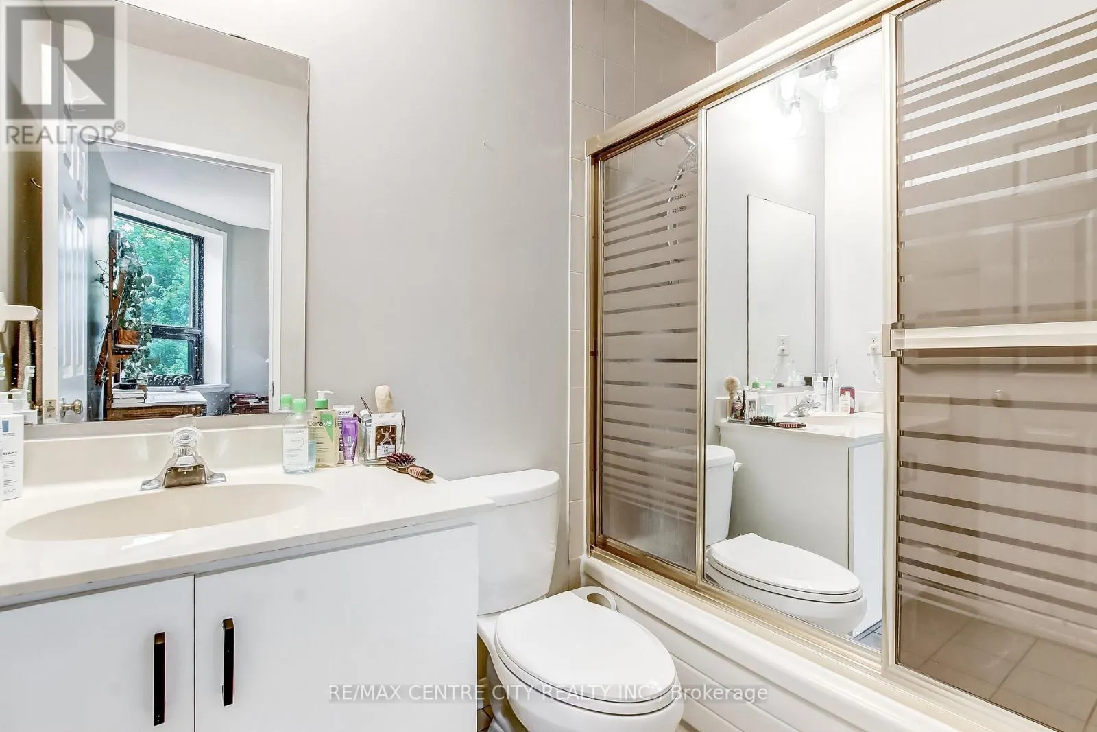 205 - 549 RIDOUT STREET N, #205