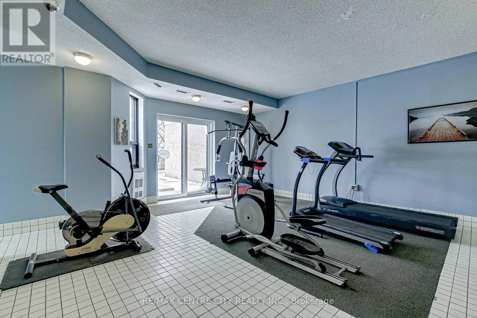 205 - 549 RIDOUT STREET N, #205