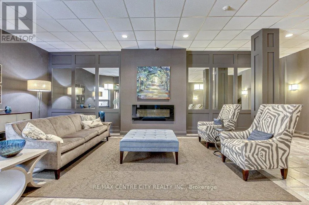 205 - 549 RIDOUT STREET N, #205