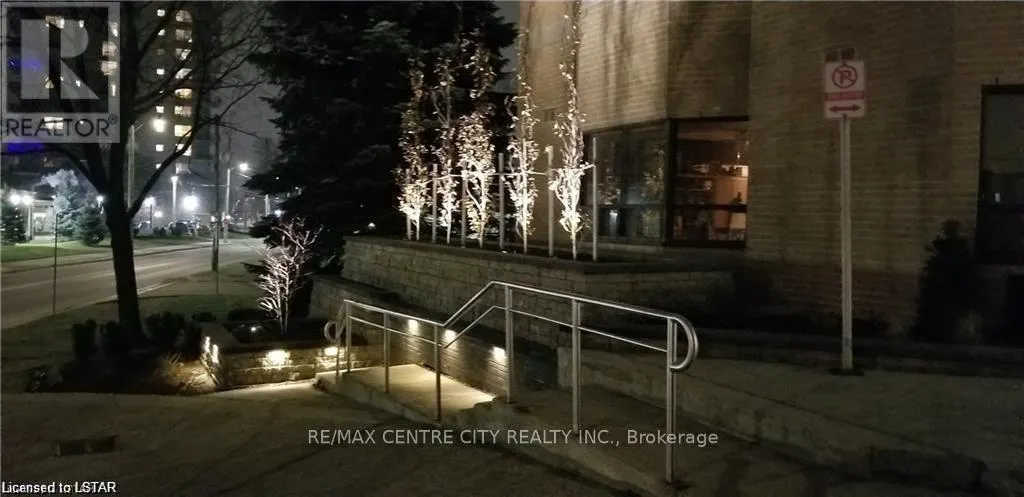 205 - 549 RIDOUT STREET N, #205