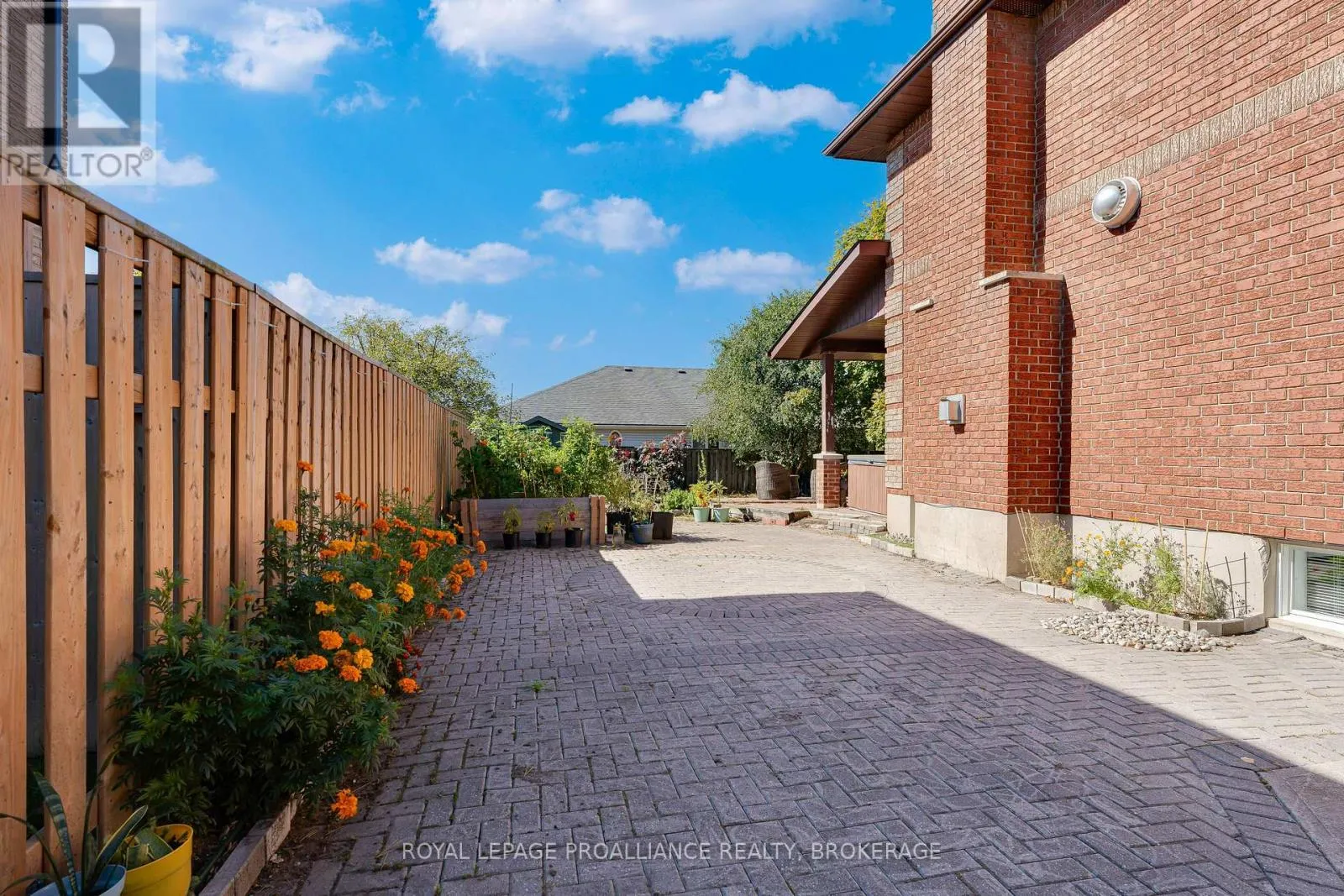 995 AUDEN PARK DRIVE