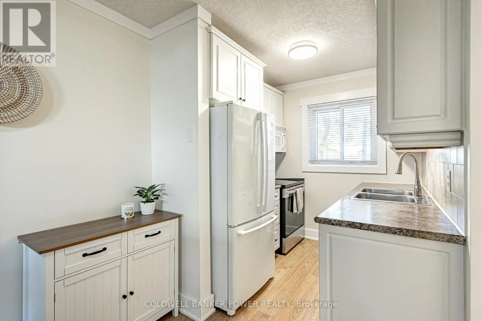 154 - 166 SOUTHDALE ROAD W, #154