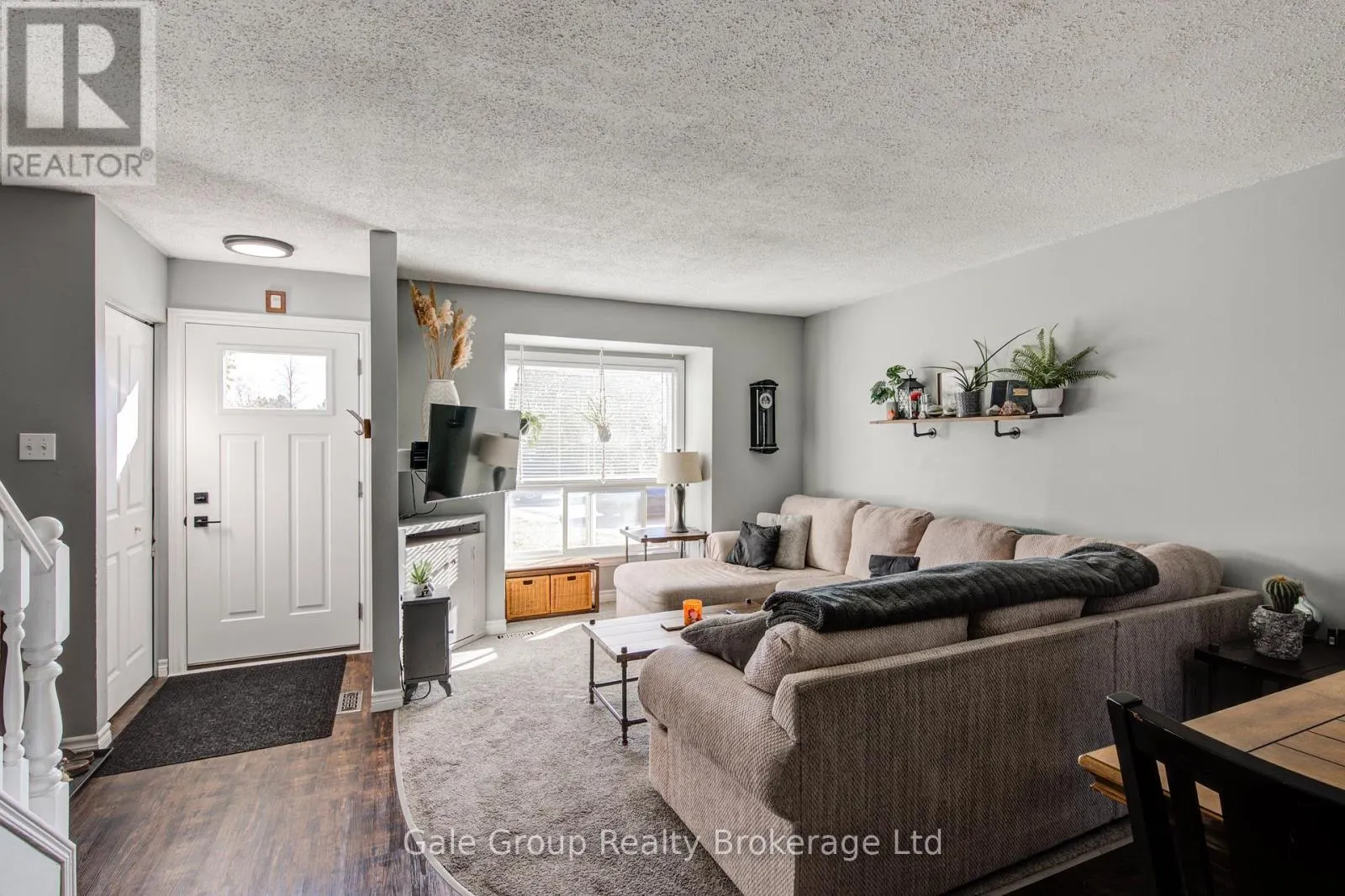 2 - 1193 NELLIS STREET, #2