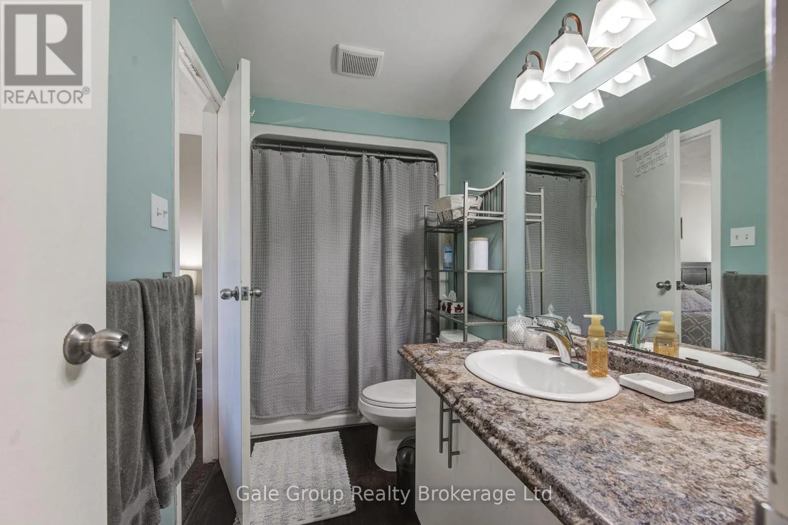 2 - 1193 NELLIS STREET, #2