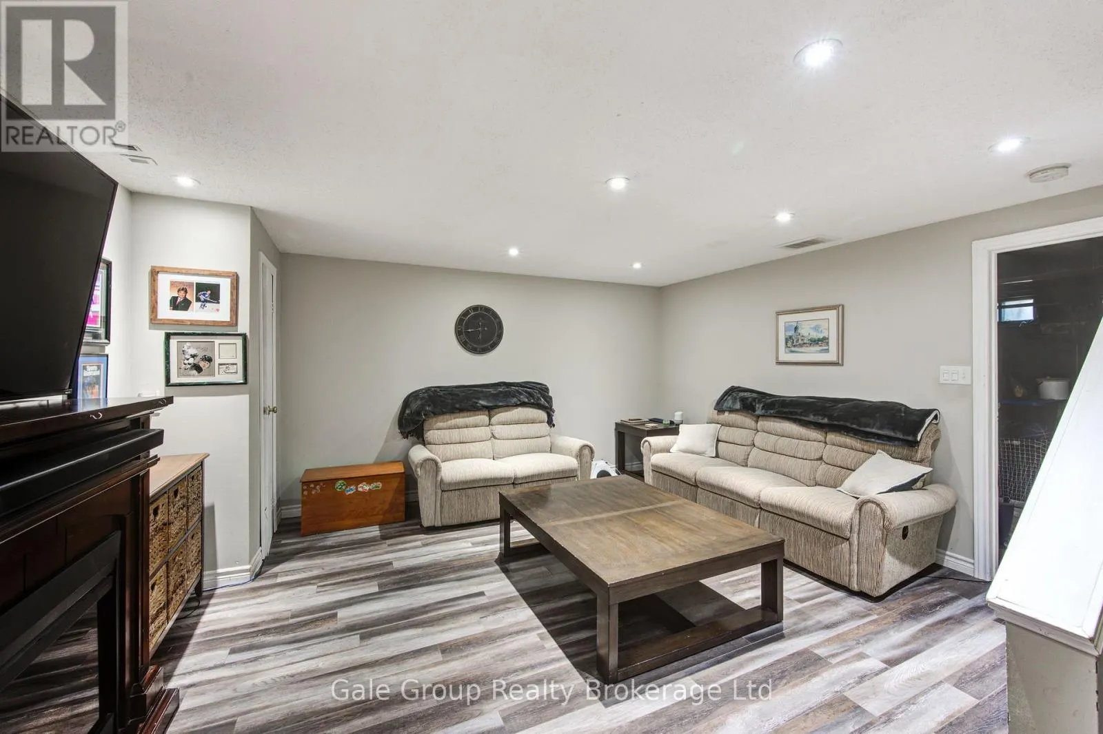 2 - 1193 NELLIS STREET, #2