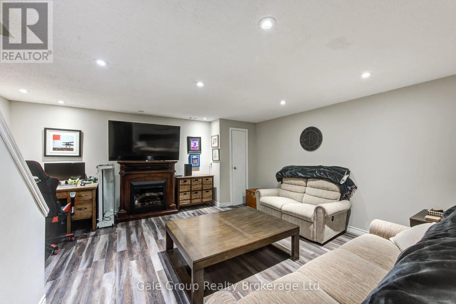 2 - 1193 NELLIS STREET, #2