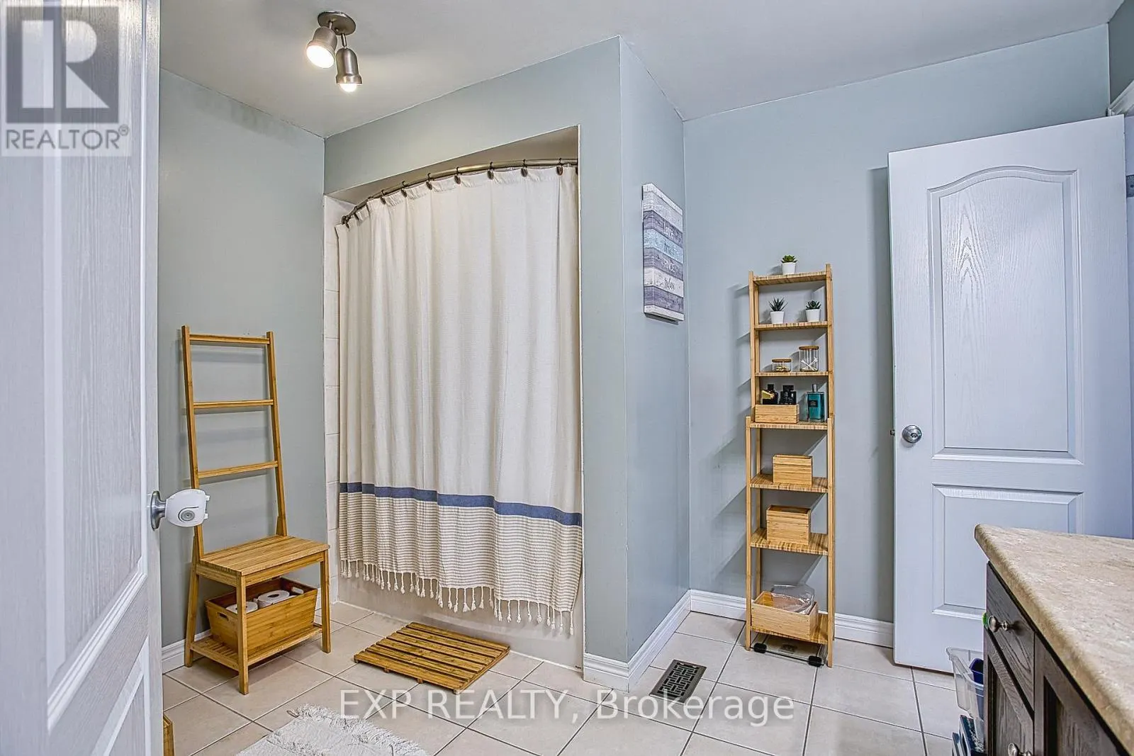 2 - 25 IVYBRIDGE DRIVE