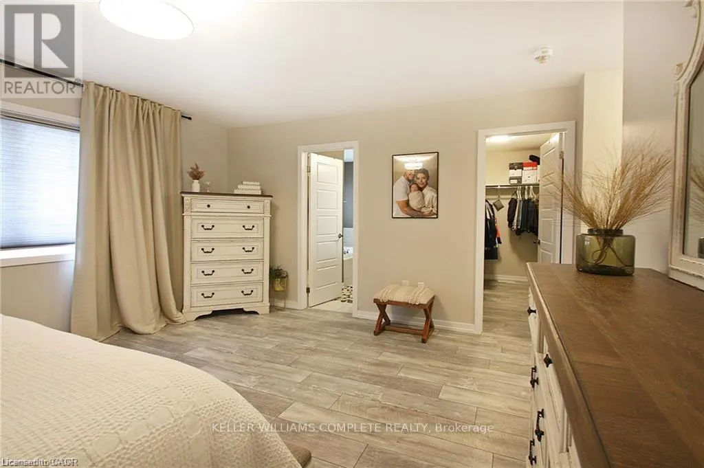 23 SCARLETWOOD STREET