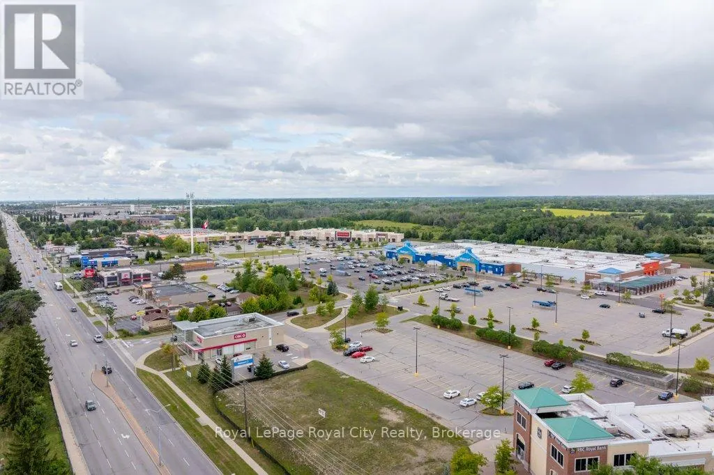 511 - 19 WOODLAWN ROAD E, #511