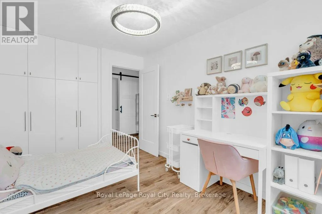 511 - 19 WOODLAWN ROAD E, #511