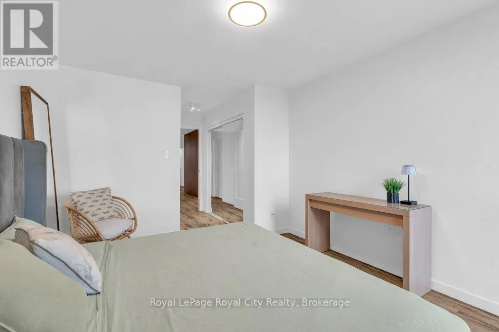 511 - 19 WOODLAWN ROAD E, #511