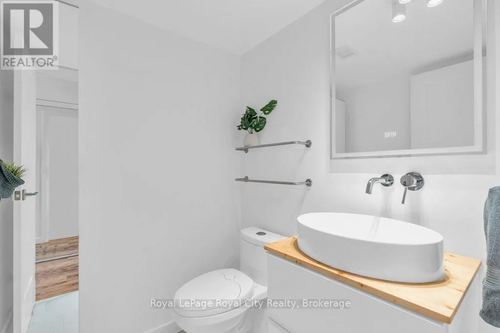 511 - 19 WOODLAWN ROAD E, #511