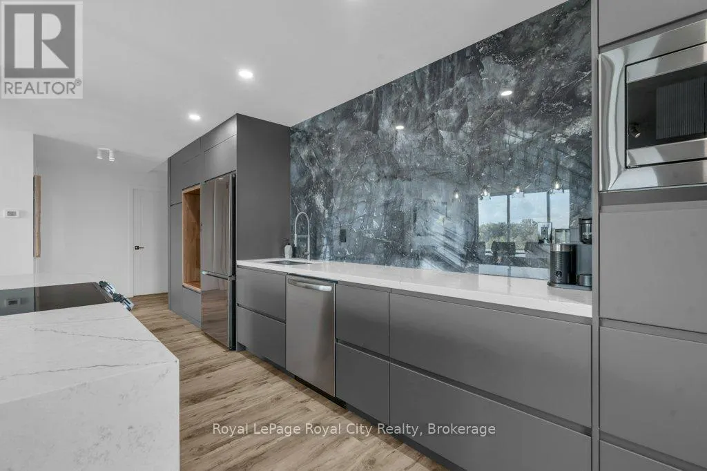 511 - 19 WOODLAWN ROAD E, #511