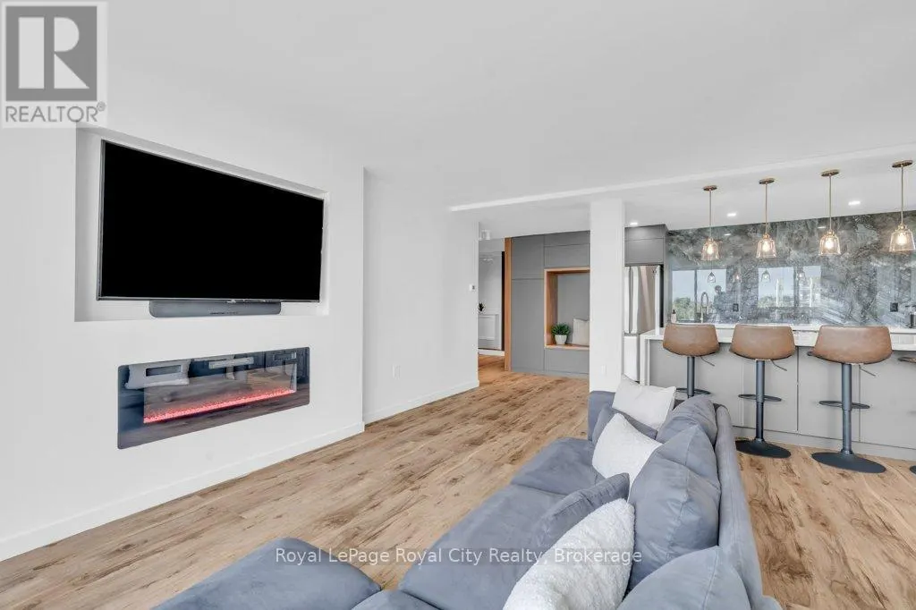 511 - 19 WOODLAWN ROAD E, #511