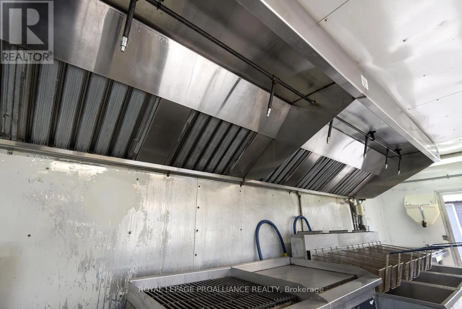 12 RIVERVIEW CRESCENT