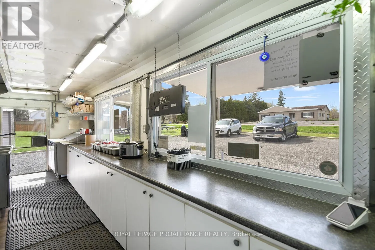 12 RIVERVIEW CRESCENT